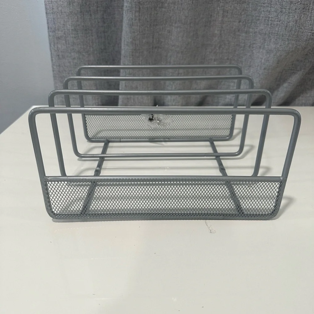 Small metal steel 3 slot rack wire shelf organizer. NWOT.